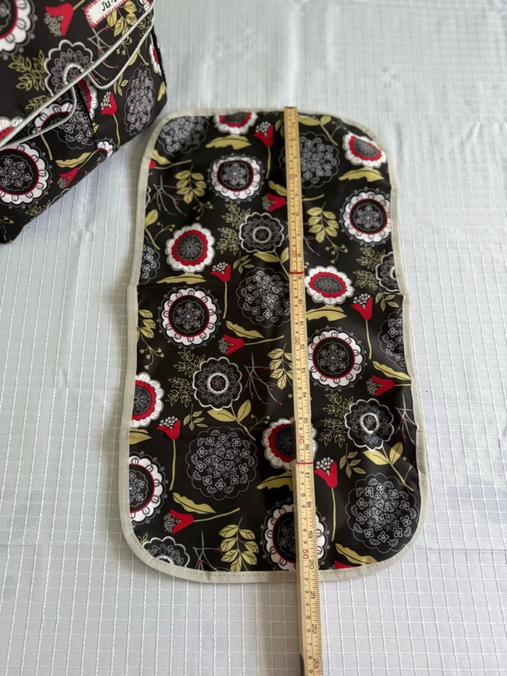 Ju-Ju-Be Messenger Diaper Bag Floral Brown/Red/Beige with Changing Pad